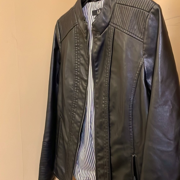 Moto jacket. Size Medium. New condition - Picture 6 of 9